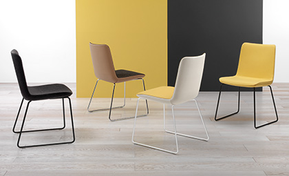 Uredske stolice u bojama