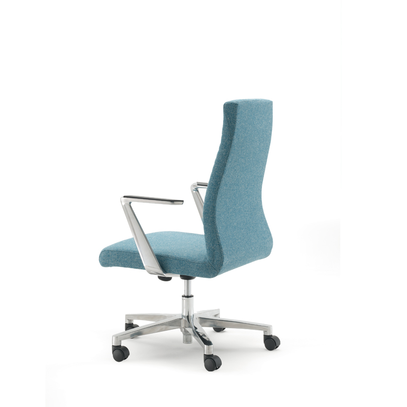 Menađerski stolac s tapeciranim naslonom